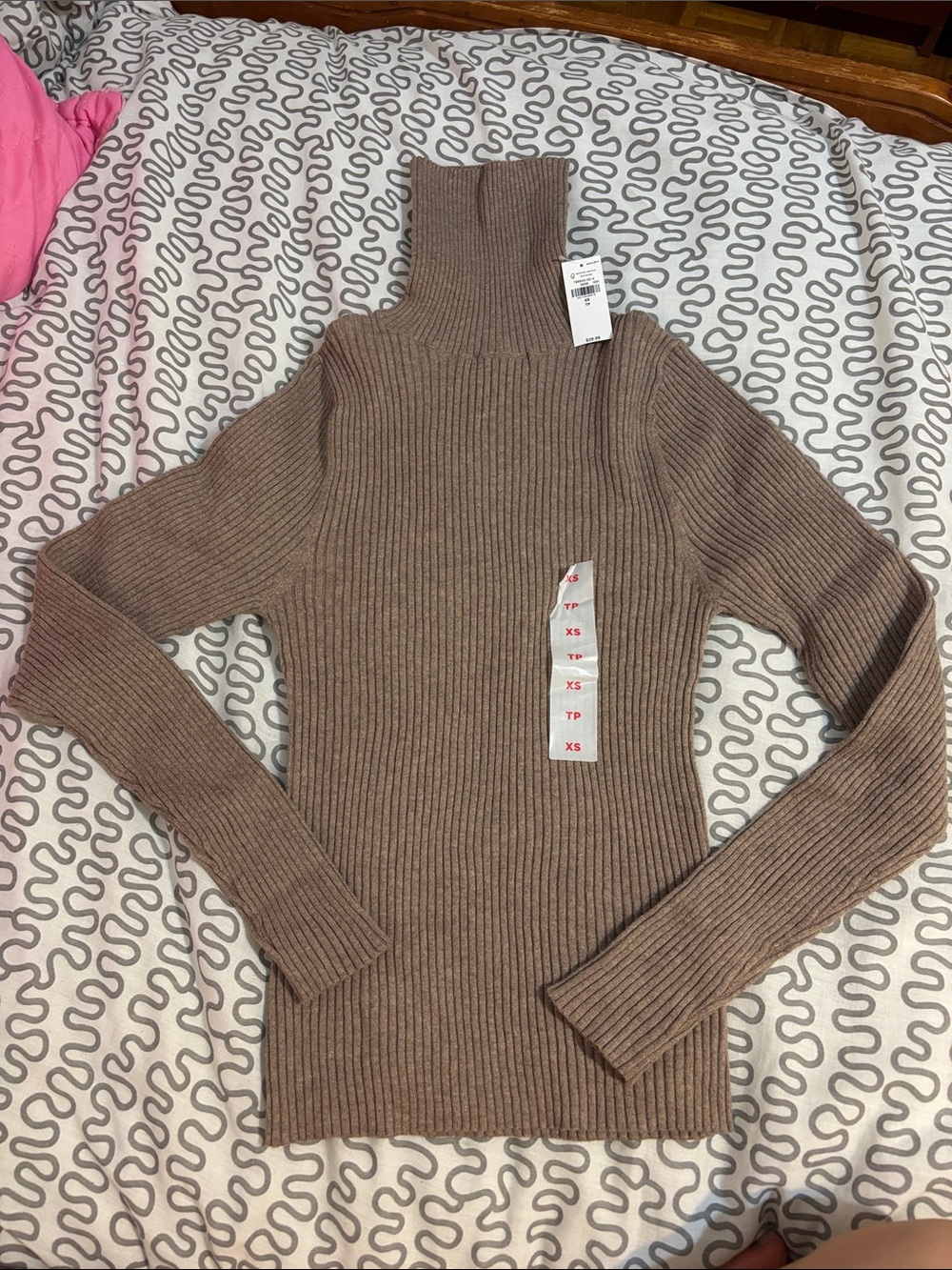 Old Navy Ribbed Turtleneck Sweater in Taupe
